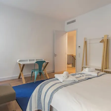 Apartament High Ceiling Duplex At Cais Do Sodre