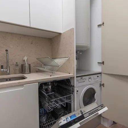 High Ceiling Duplex At Cais Do Sodre Appartamento