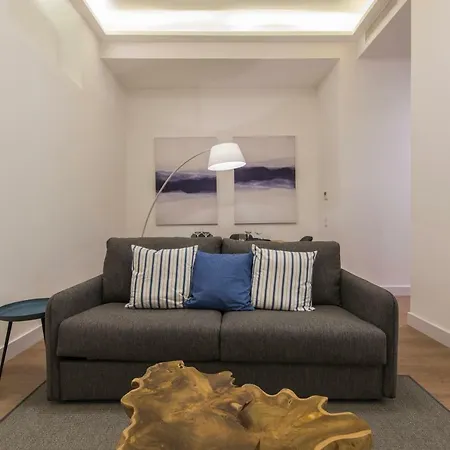 High Ceiling Duplex At Cais Do Sodre Daire