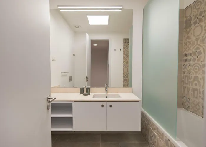 Apartment High Ceiling Duplex At Cais Do Sodre *