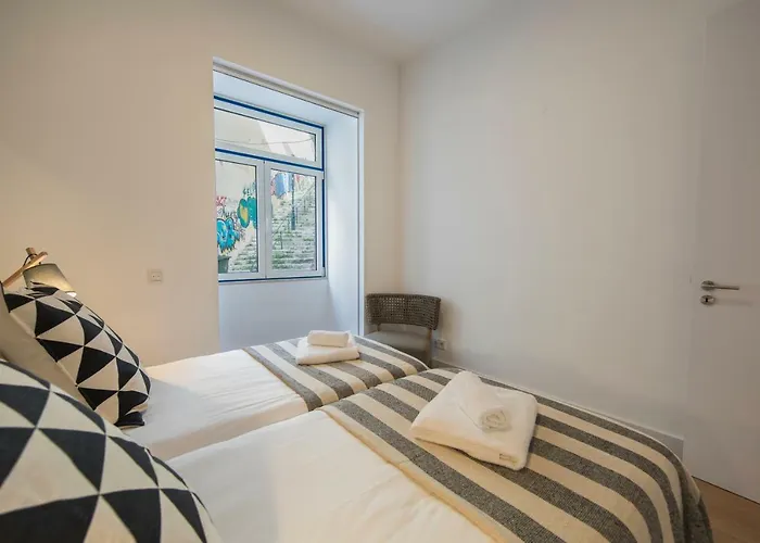 Apartment High Ceiling Duplex At Cais Do Sodre Lisbon