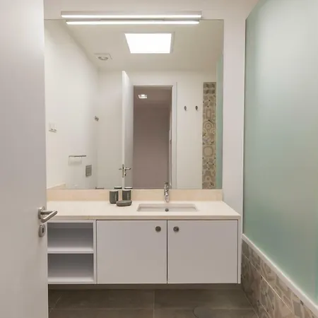 Apartment High Ceiling Duplex At Cais Do Sodre *