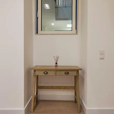 Apartment High Ceiling Duplex At Cais Do Sodre Lisbon