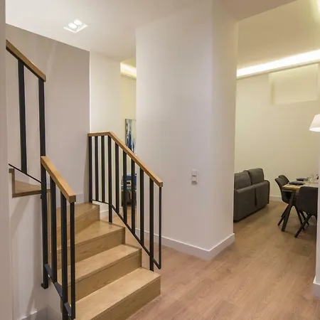 High Ceiling Duplex At Cais Do Sodre Apartment Lisbon
